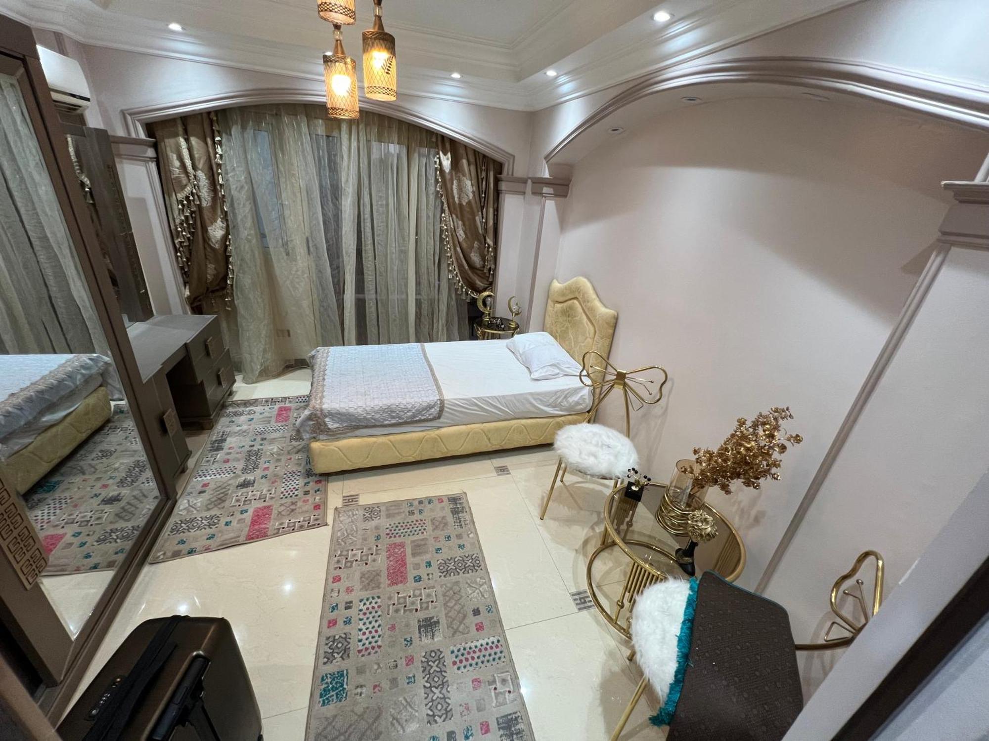 Zamalik Apartment *